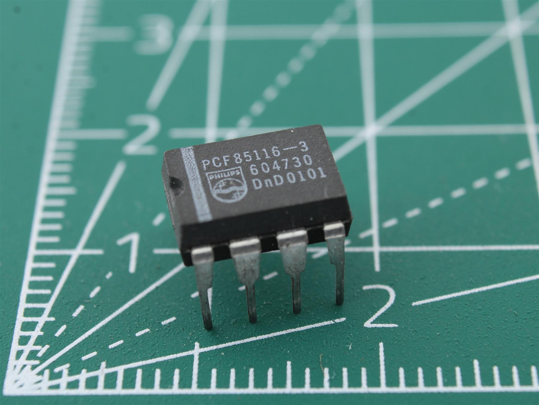 PCF85116-3 Integrated Circuit
