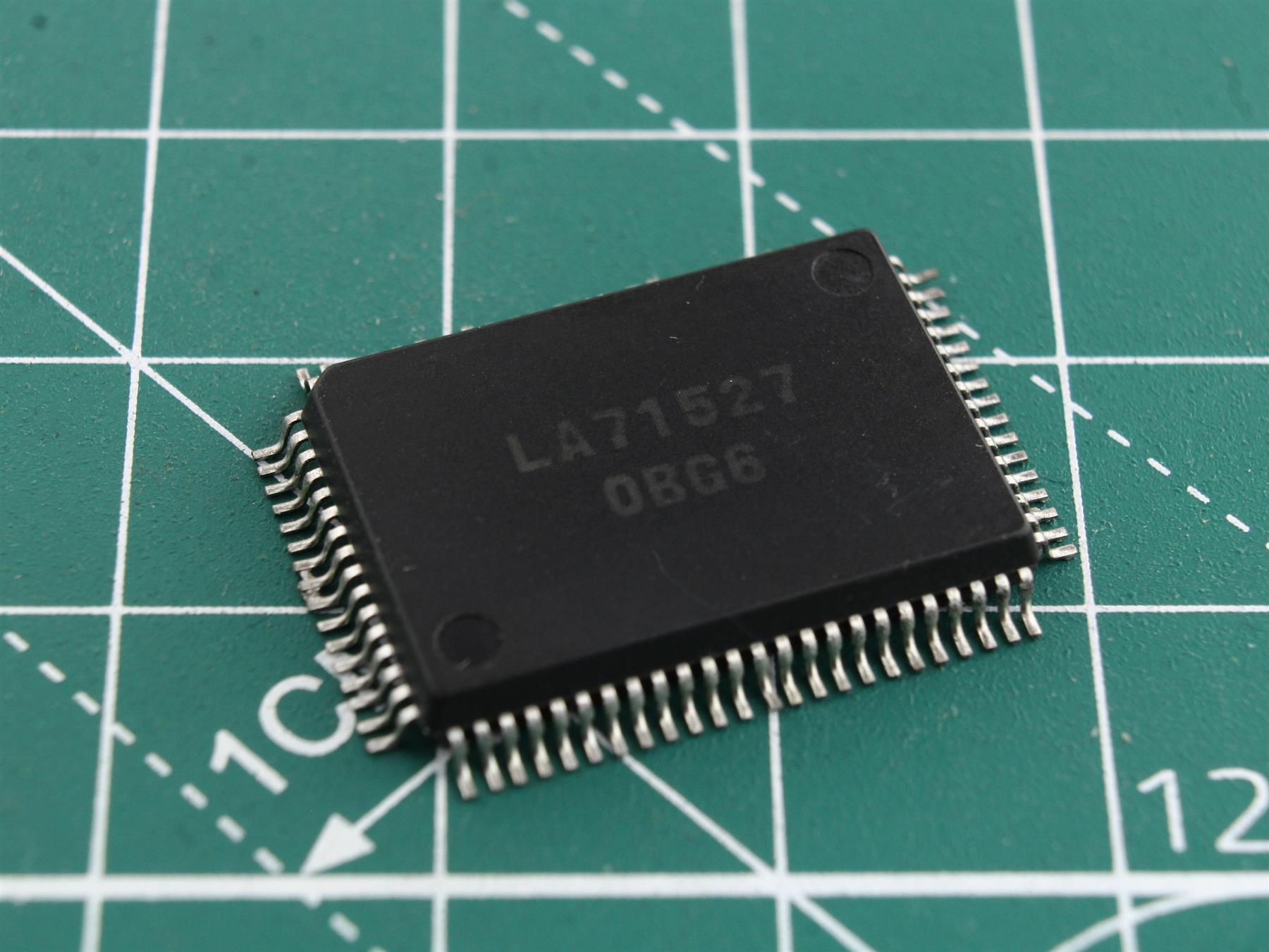 LA71527 integrated circuit