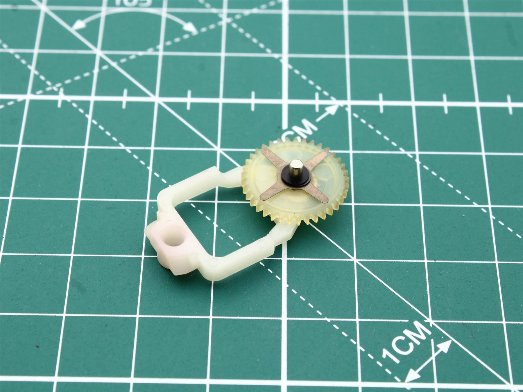 Harman Kardon TD-262 Idler Ass'y Cassette Deck (Pos.24)