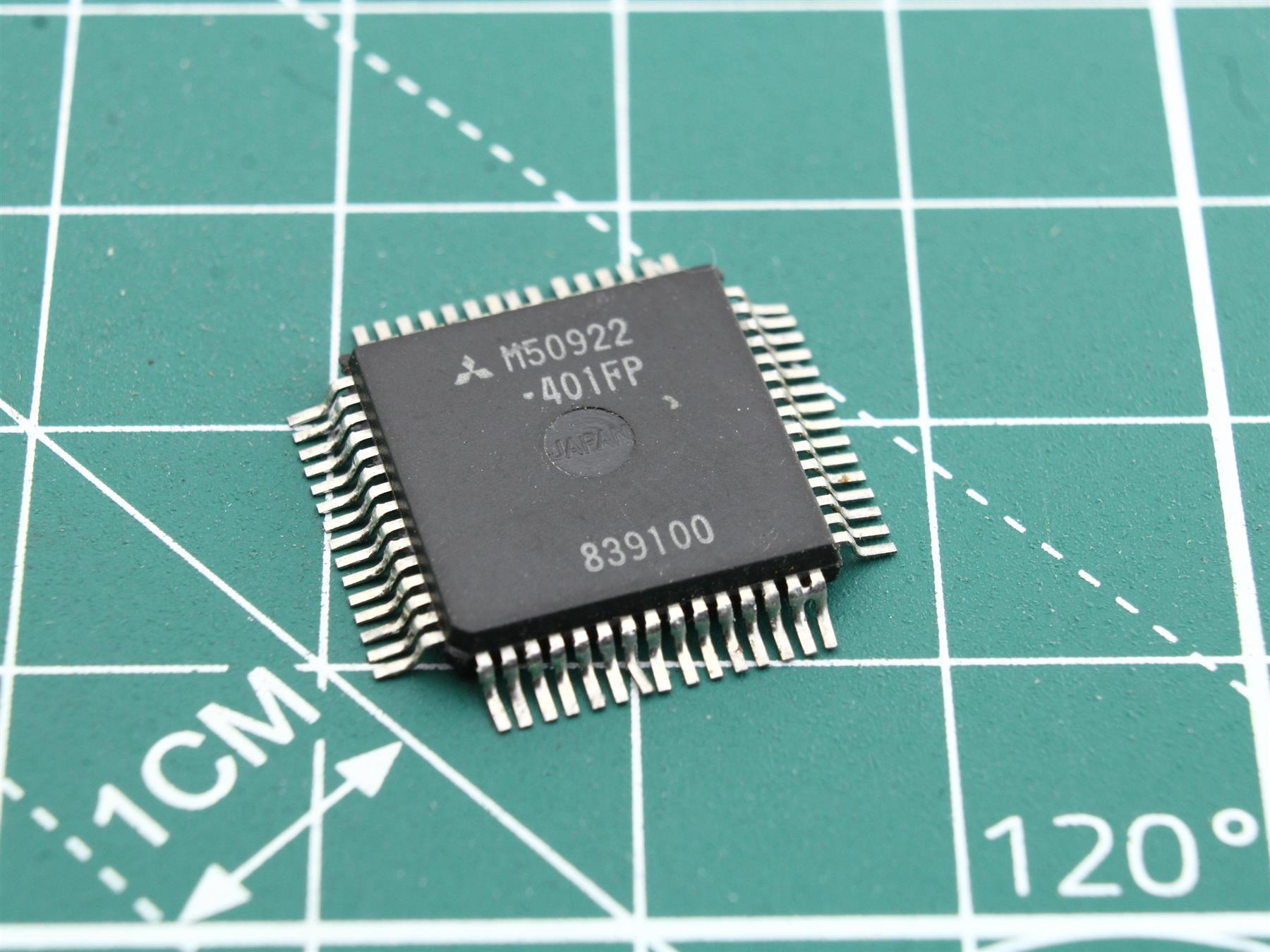 M50922-401FP integrated circuit