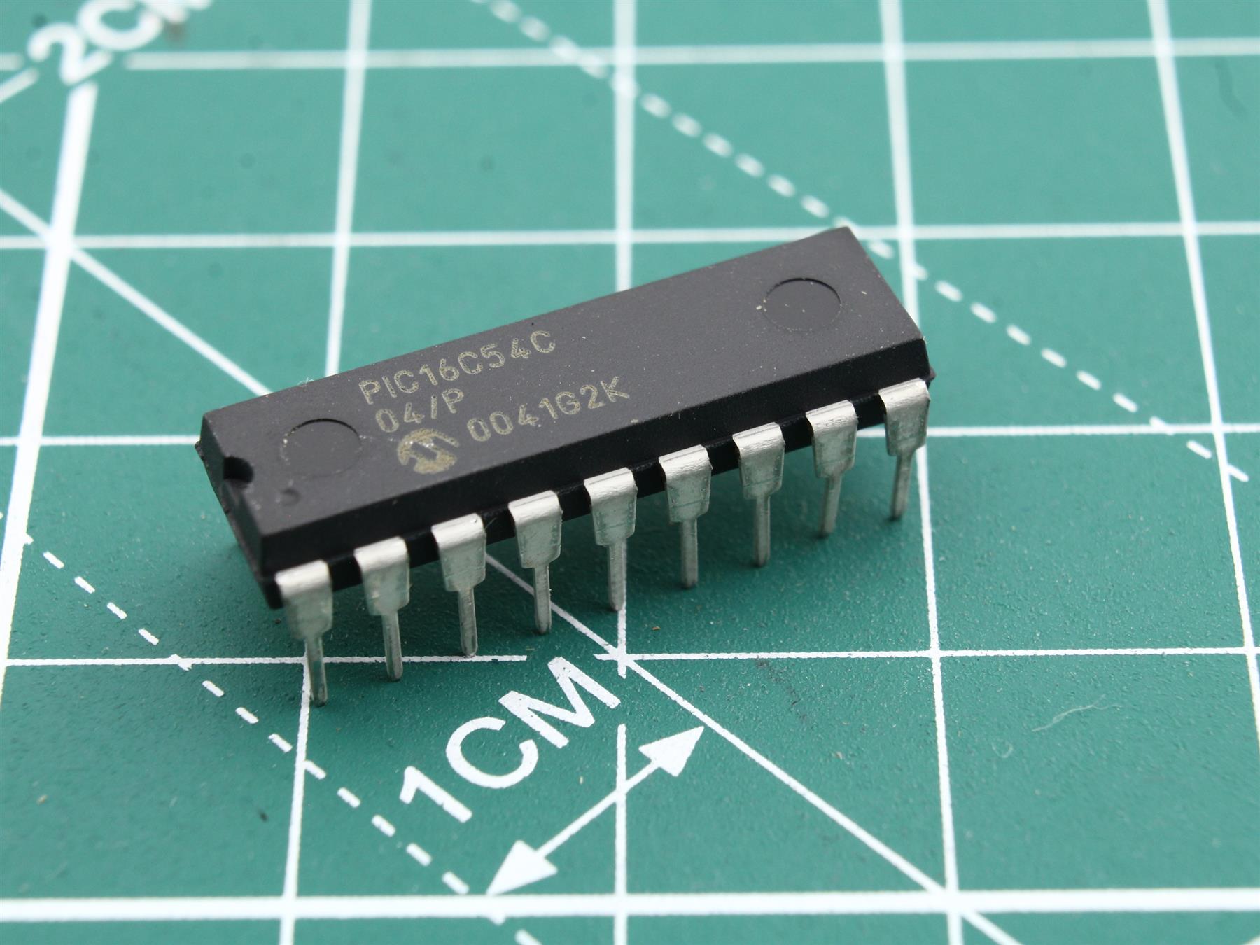 PIC16C54C 04/P integrated circuit