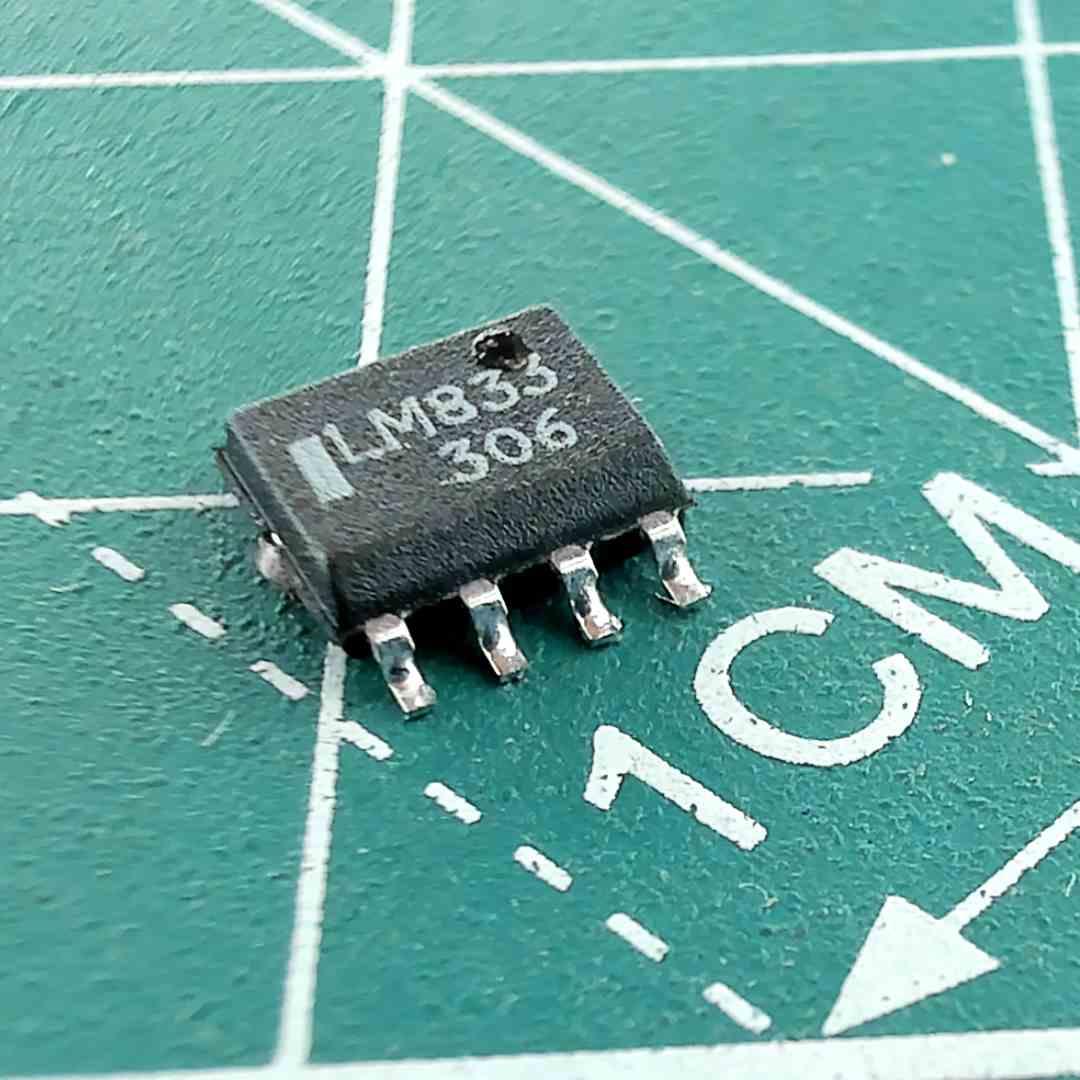 LM833 Integrated circuit