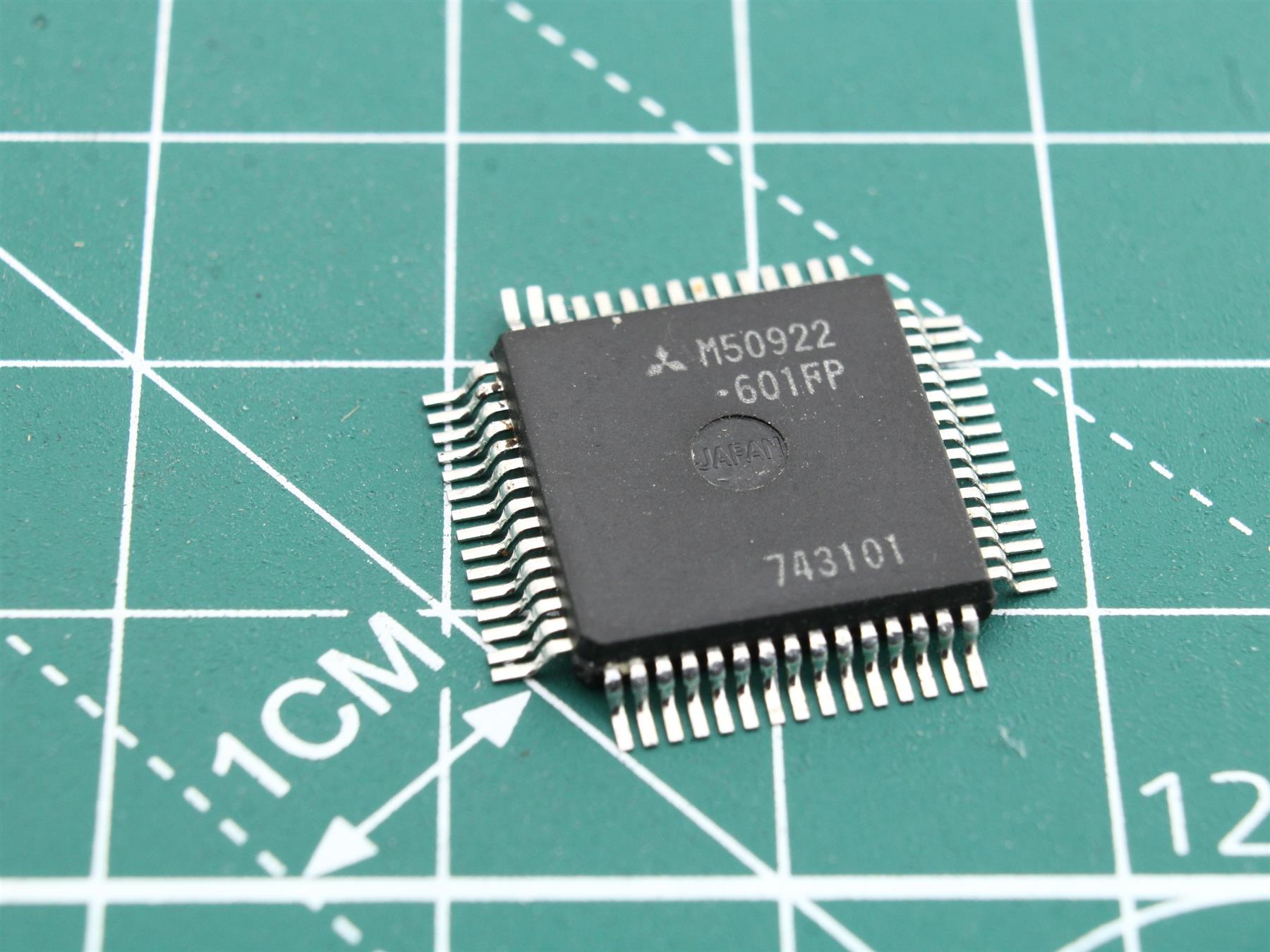 M50922-601FP integrated circuit