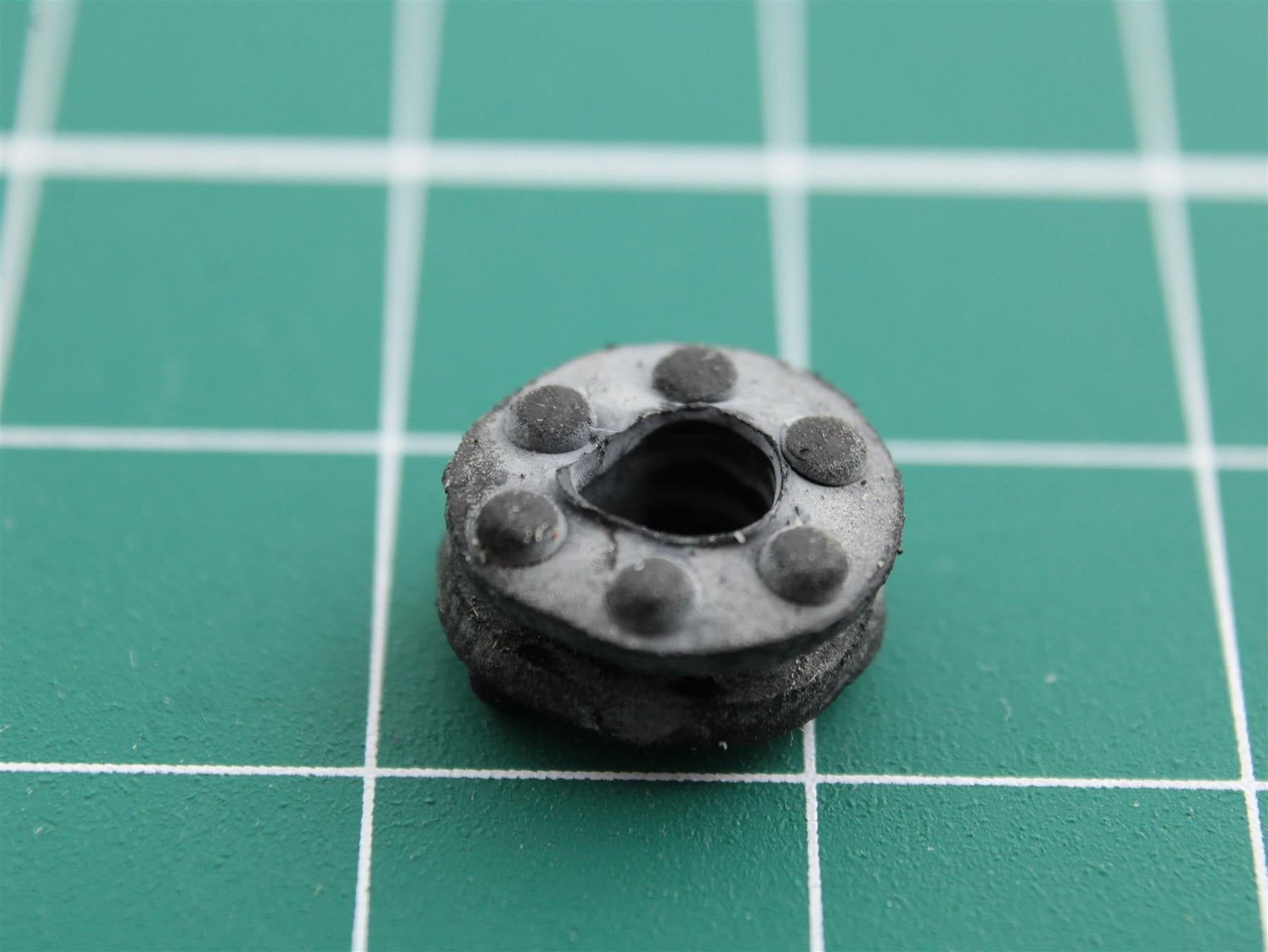 Bang & Olufsen 2932000 – Rubber Bushing Original Tested Pa