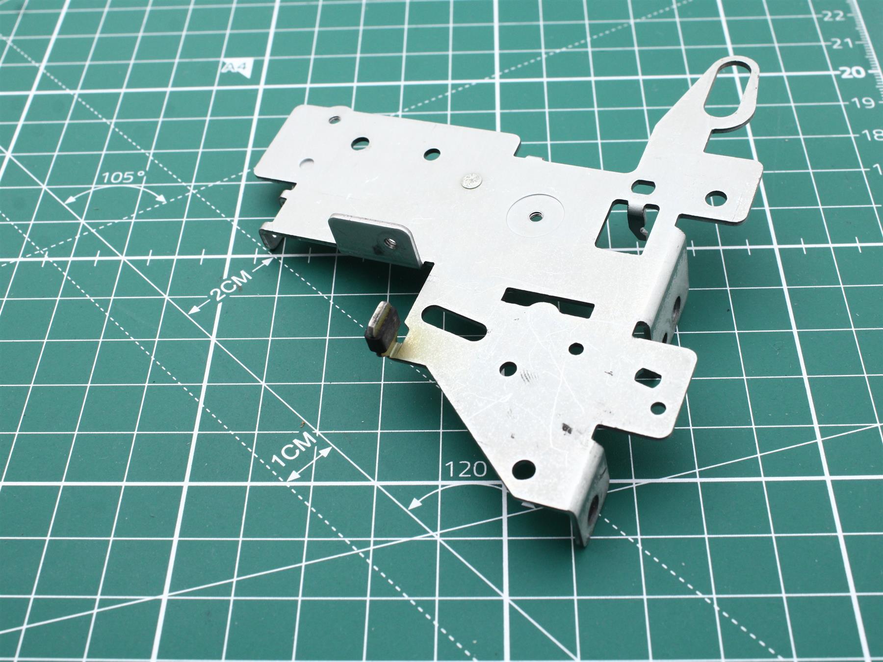 Side plate R assembly Pos.(84)